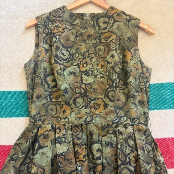 1950s Vintage Floral Dress w/ Matching Belt | Handmade | Small / XS - Picture 1 of 6